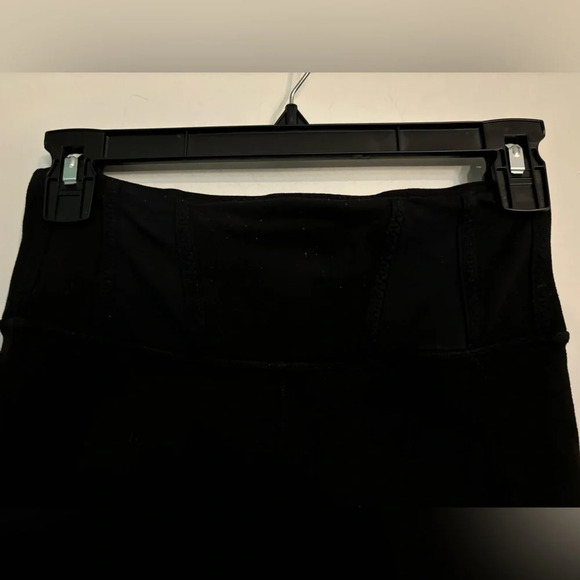 Lululemon Tadasana Slit Hem Crop Black Key pocket at waist Luon fabric sz 4 - Picture 2 of 6